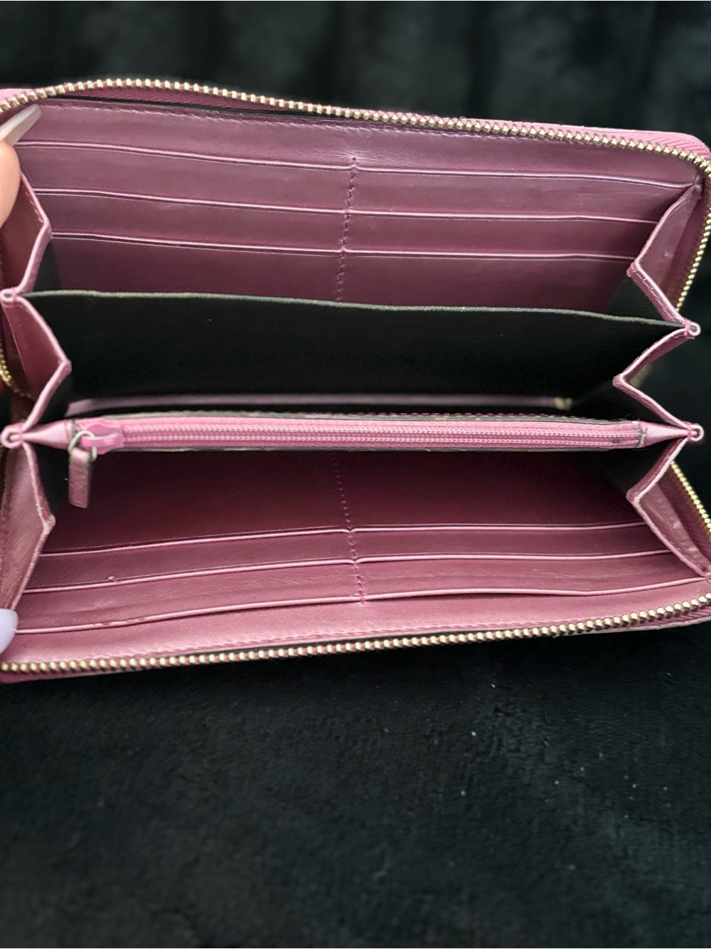 Gucci Pink Guccissima Zip-Around Wallet with Heart Charm - Picture 9 of 12